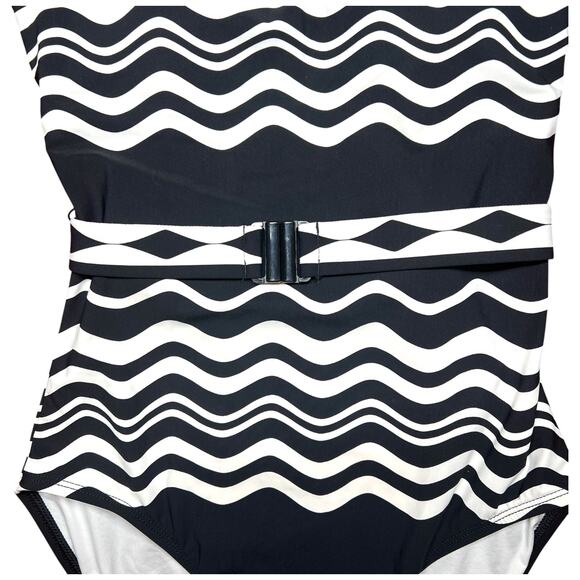 LA BLANCA One Piece Swimwear Women's Size 10 Black White Wave Design Belted - Picture 4 of 12